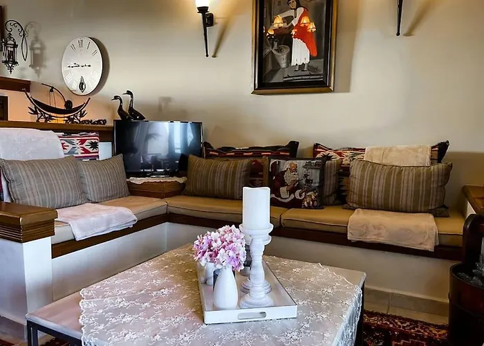 Maison De Poupee * لوترا أوراياس إلينيس